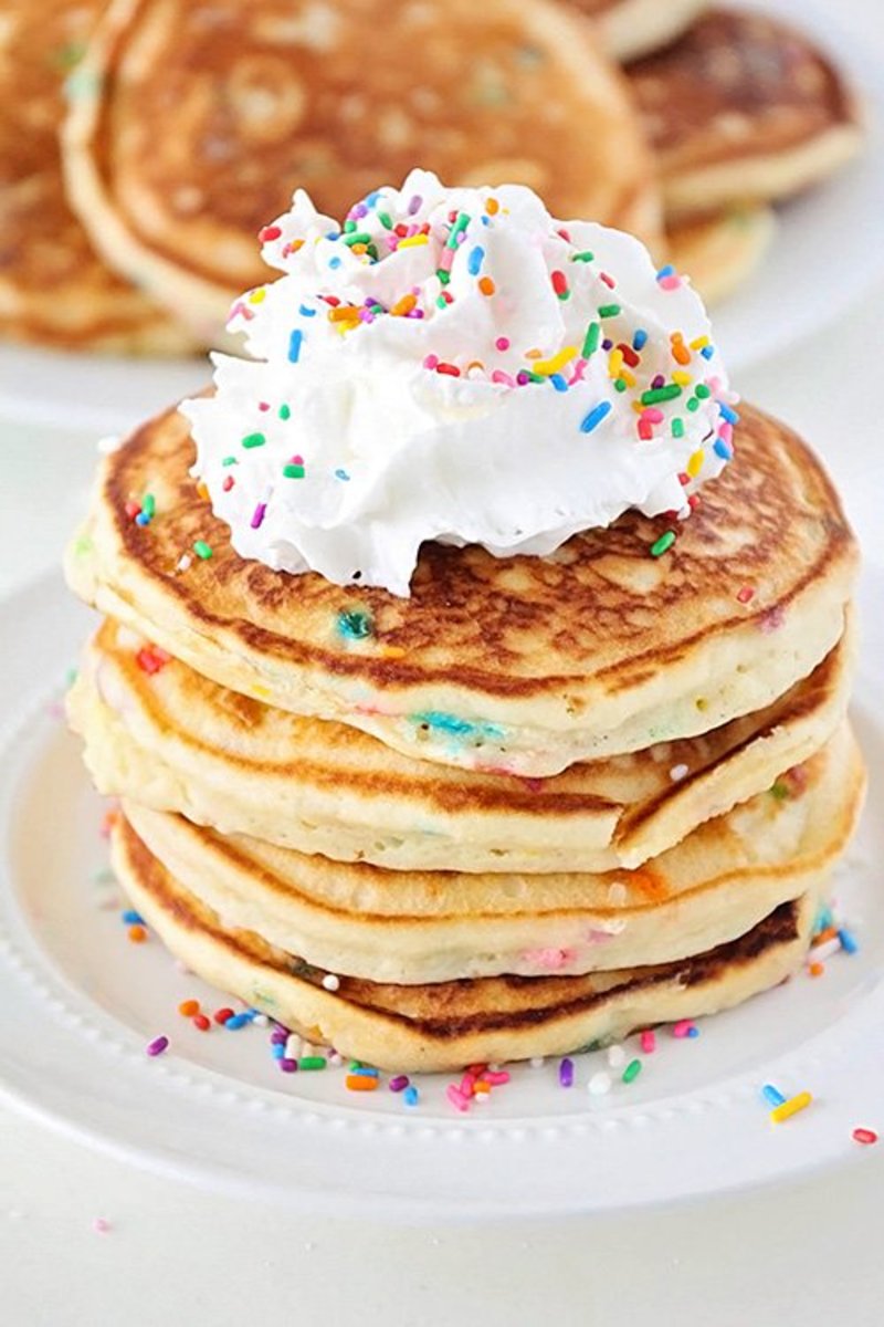 Birthday Cake (Funfetti) Pancakes