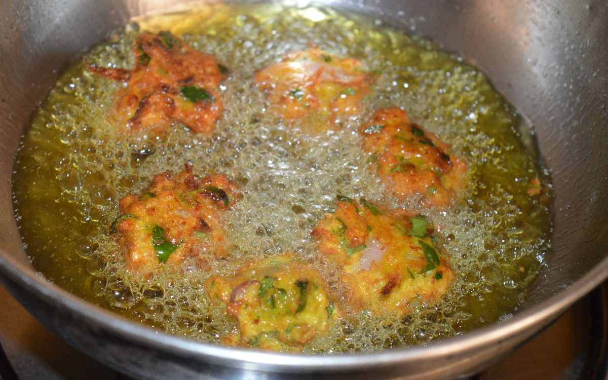 How to Make Corn Fenugreek Leaf Fritters (Corn Methi Pakora) - Delishably