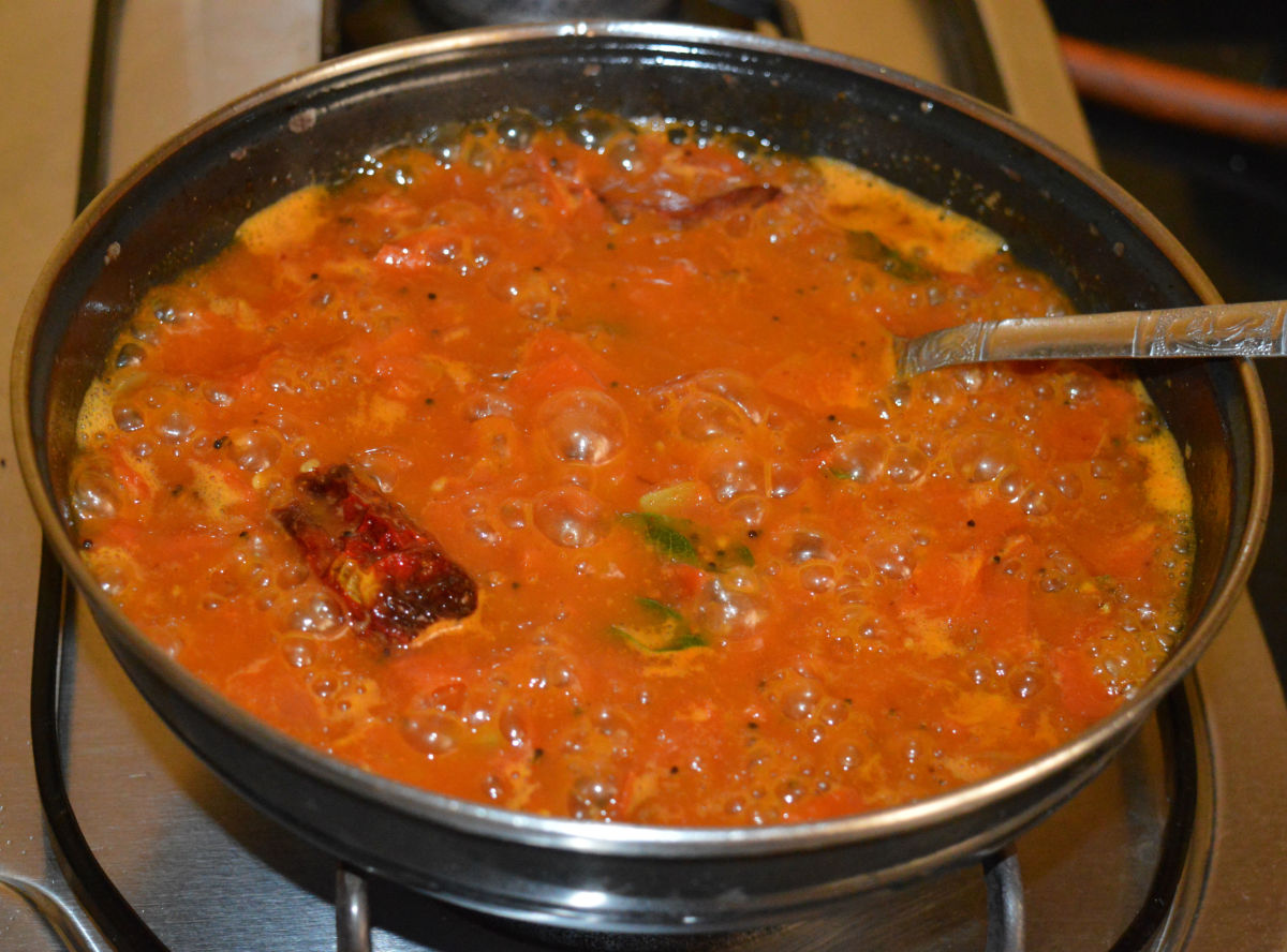 boiled-tomato-gojju-boiled-tomato-curry-recipe