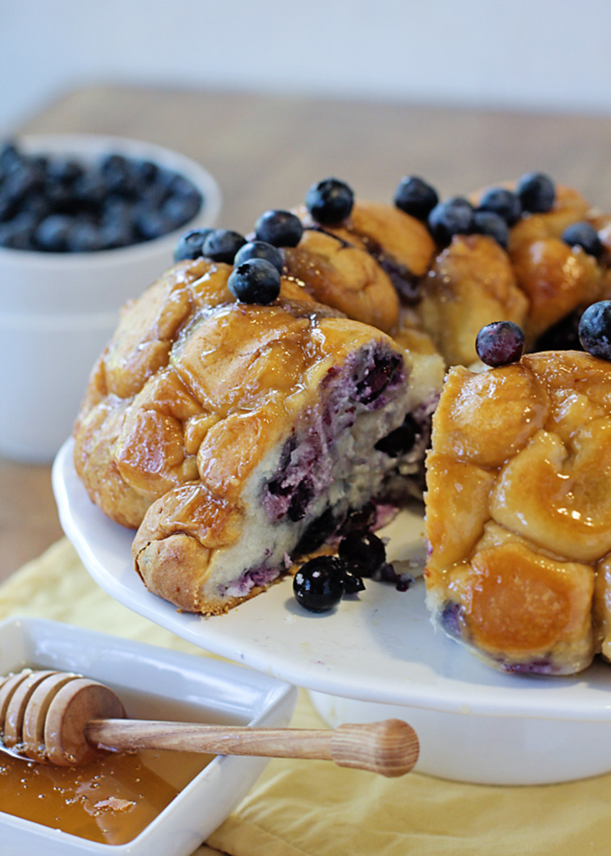 Blueberry, Honey, and Goat Cheese Monkey Bread 
