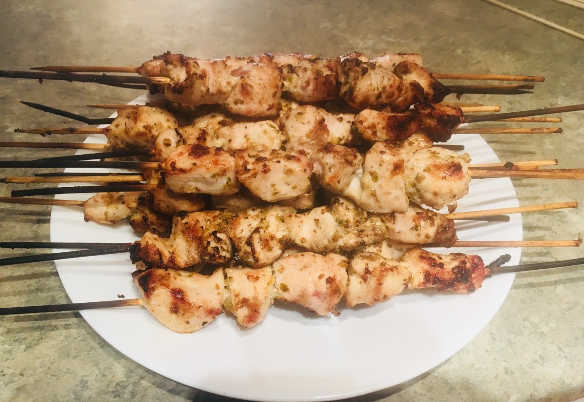 Viola, you're done! Serve your chicken souvlaki with a wedge of lemon or some yummy tzatziki sauce.