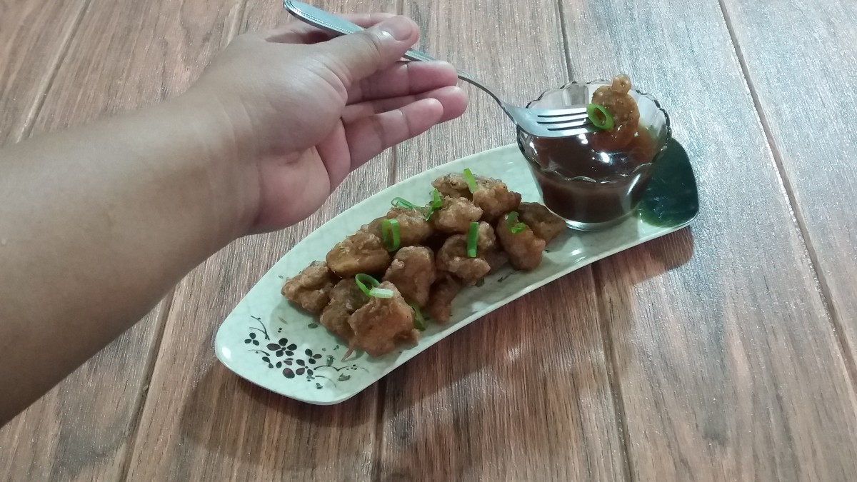Sweet and spicy fish ball sauce, ready to serve