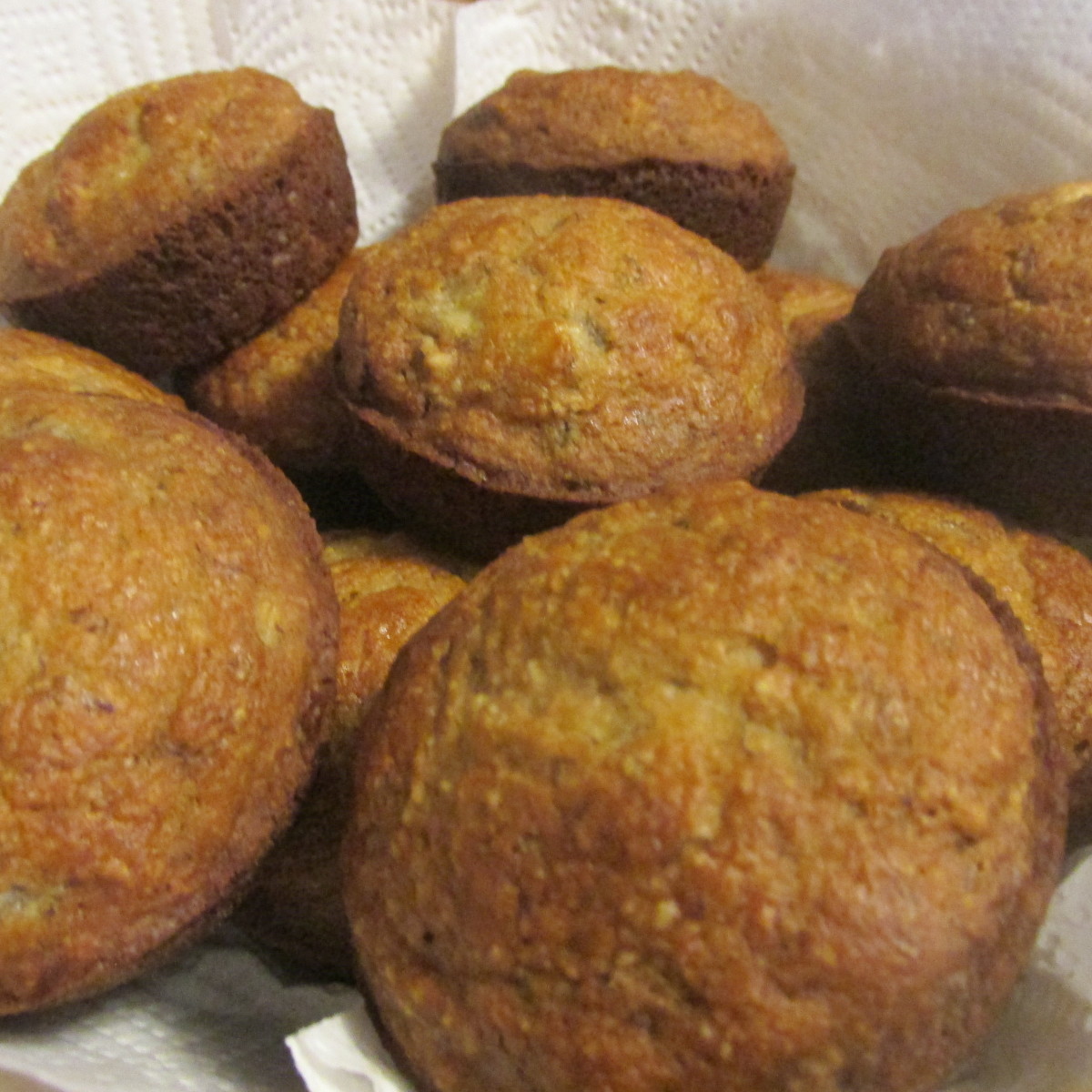 Sugar-Free and Low-Fat Banana Nut Muffins - Delishably