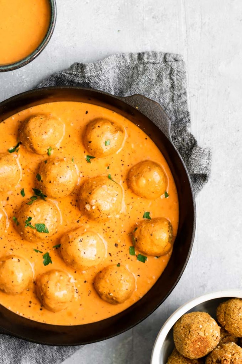 Chickpea Meatballs in Roasted Red Pepper Sauce