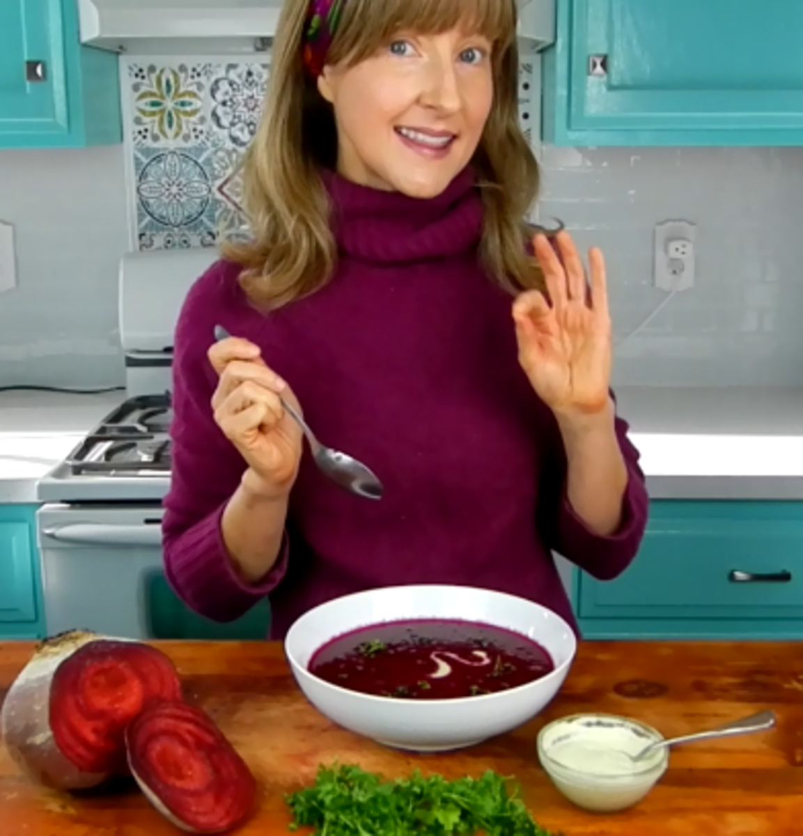 how-to-make-beetroot-soup-with-hemp-seed-cream-on-top
