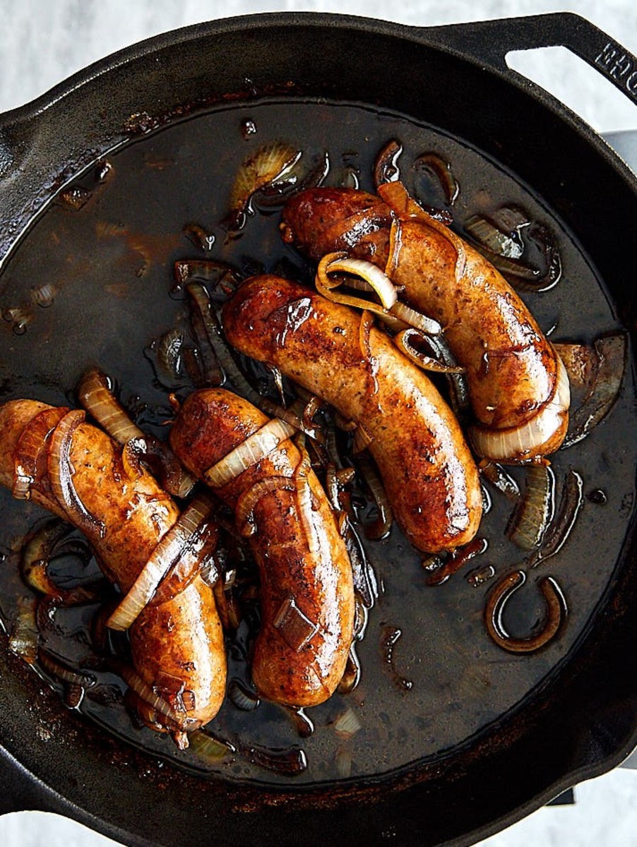 Pan-Fried Beer and Onion Bratwurst