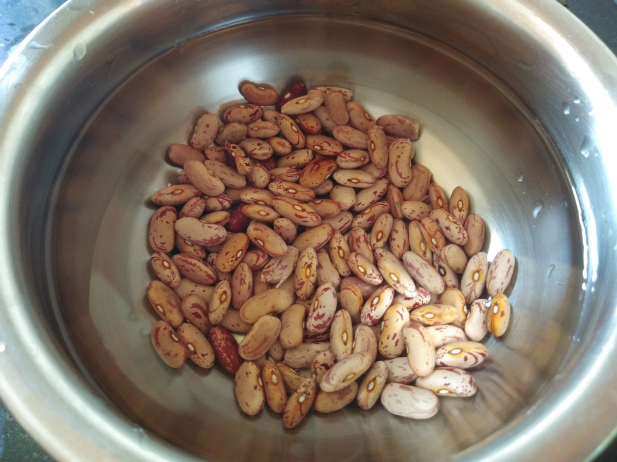 Soak the kidney beans in a bowl with enough water for 7-8 hours (or overnight). 