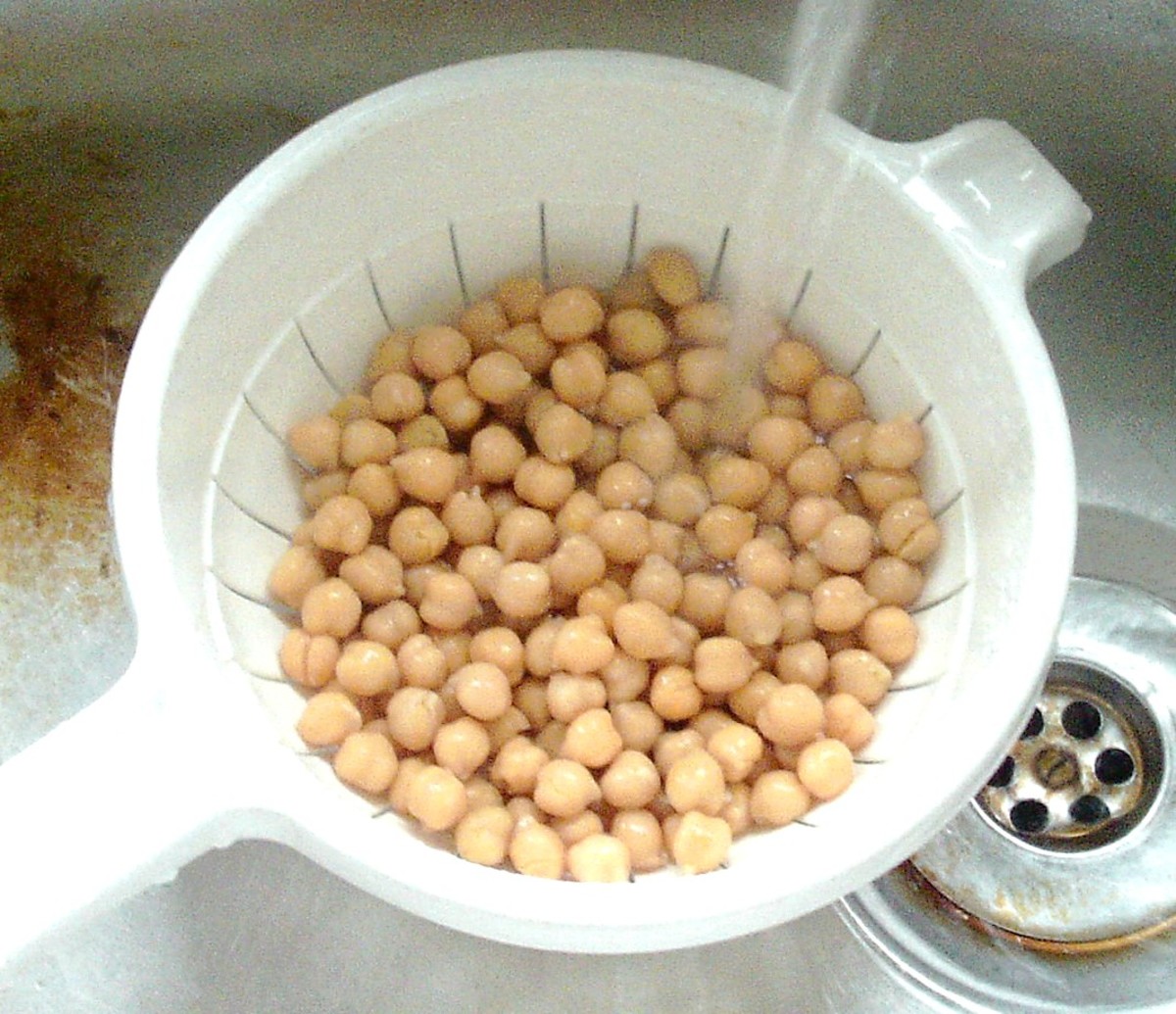 It's a good idea to wash canned chickpeas under running cold water before use.