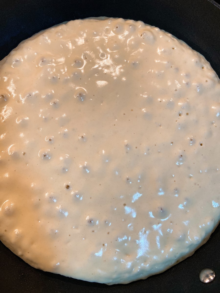 Once there are bubbles on top of the pancakes, you can add the filling. 