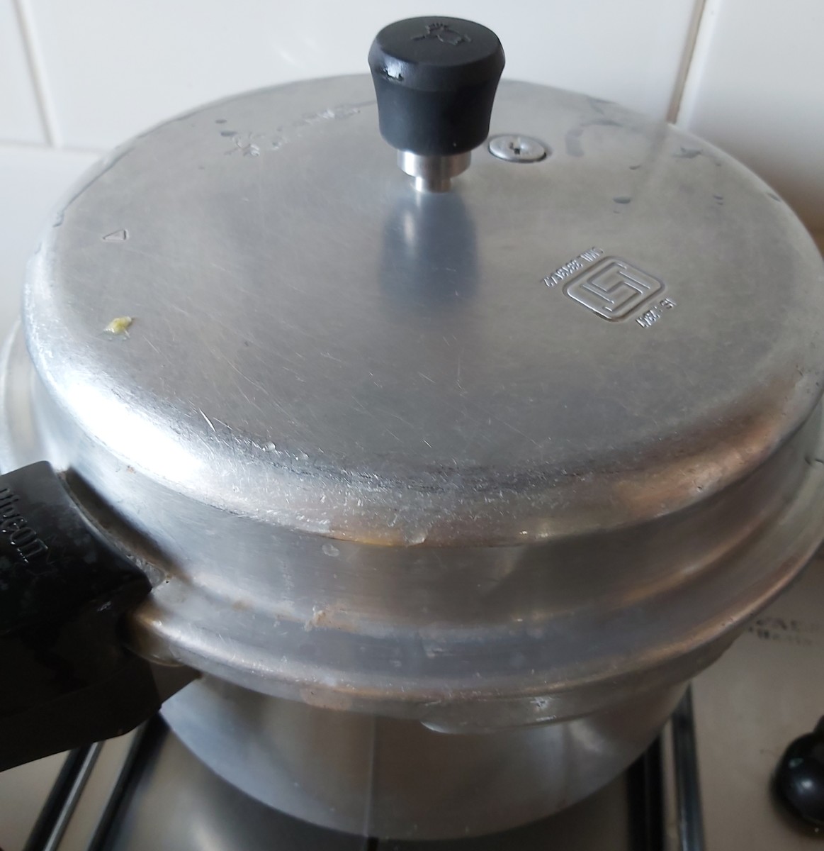 Close the lid and take 3 whistles (depends on the variety of rice you are using). Switch off the flame and let the pressure release by itself. 
