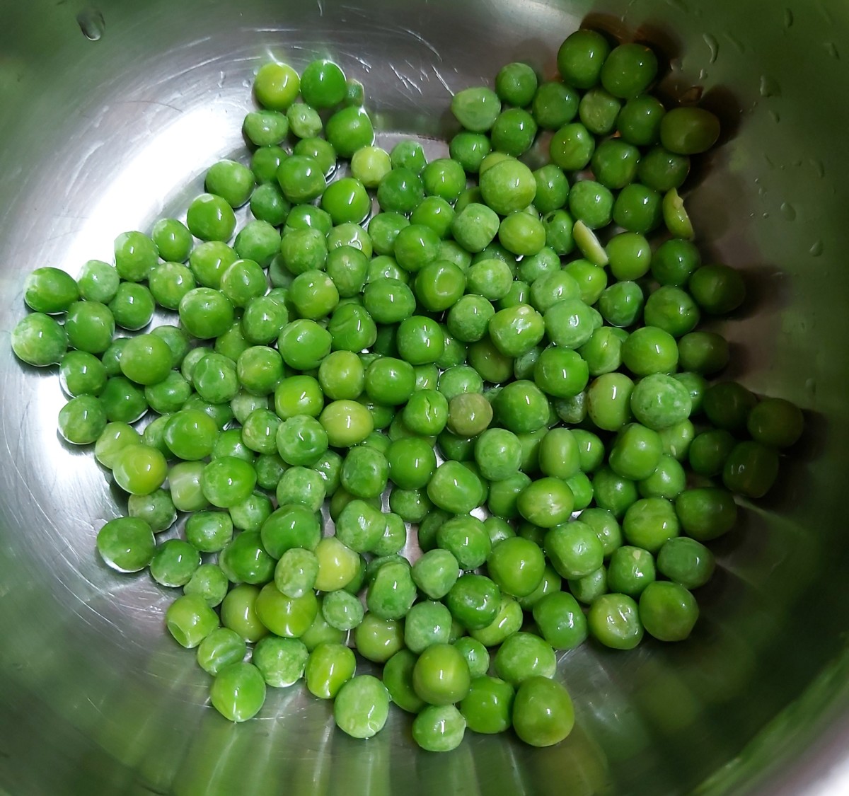 Wash 1/2 cup of peas and set aside (you can use dry, fresh or frozen peas).
