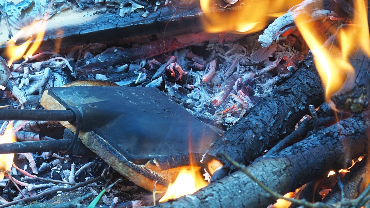 This Is the Only Tool You Need to Make the Perfect Mountain Pie, the  Campfire Snack That's Better Than S'mores