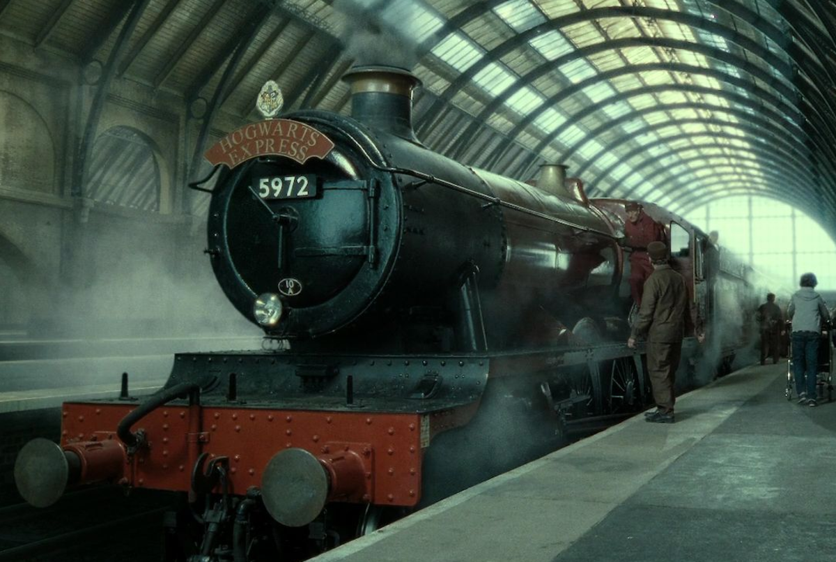 Hogwarts express at Platform 9 3/4