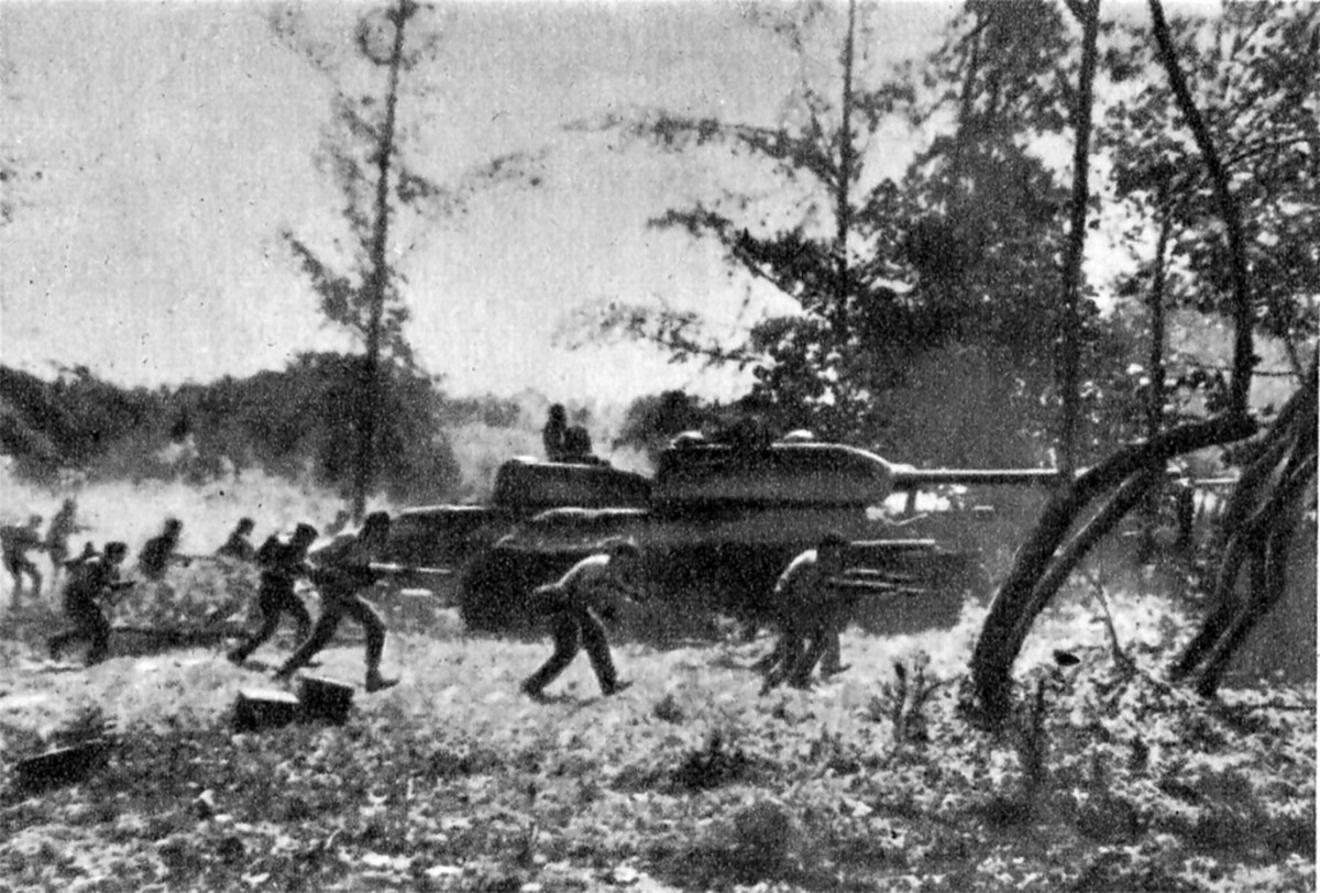Counter-attack by Cuban Revolutionary Armed Forces supported by T-34 tanks near Playa Giron during the Bay of Pigs invasion, 19 April 1961.