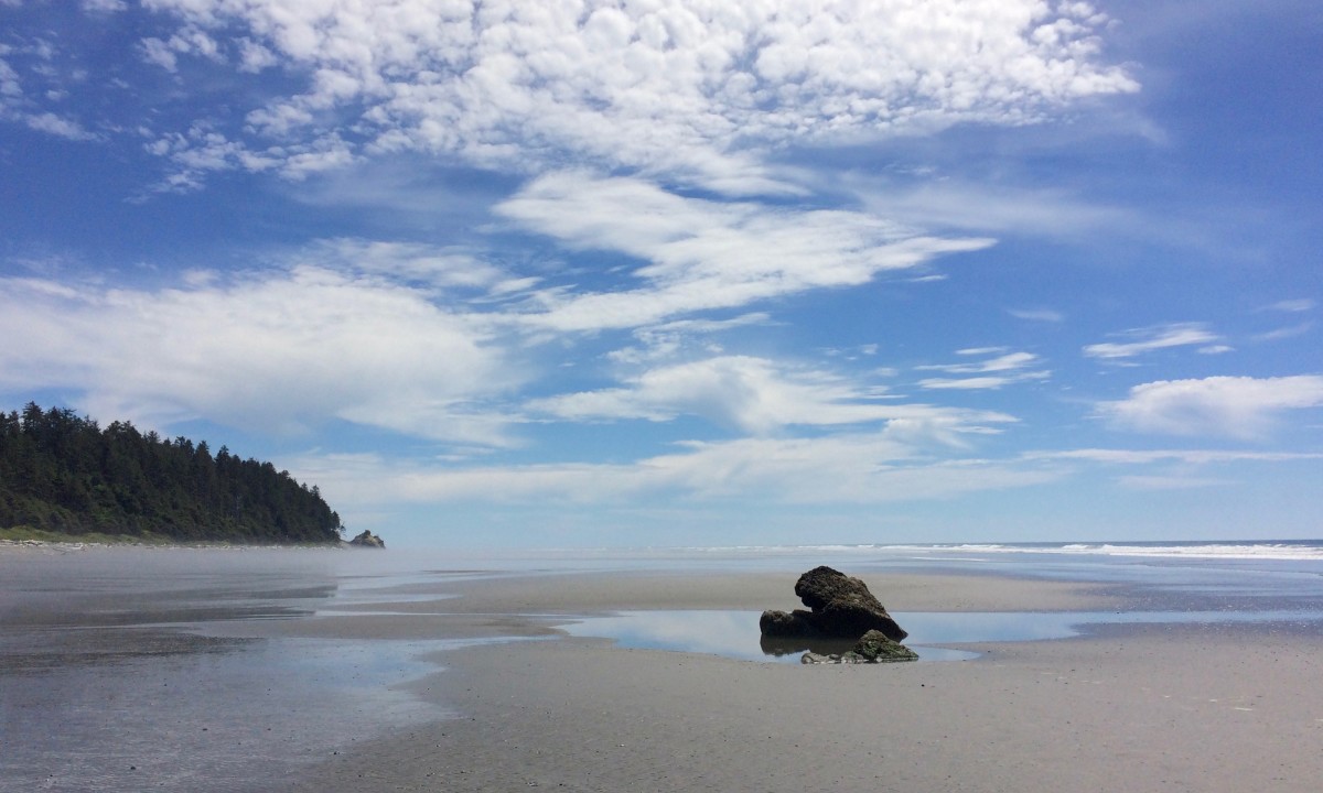Waters receding from the Ruby Beach during low tide