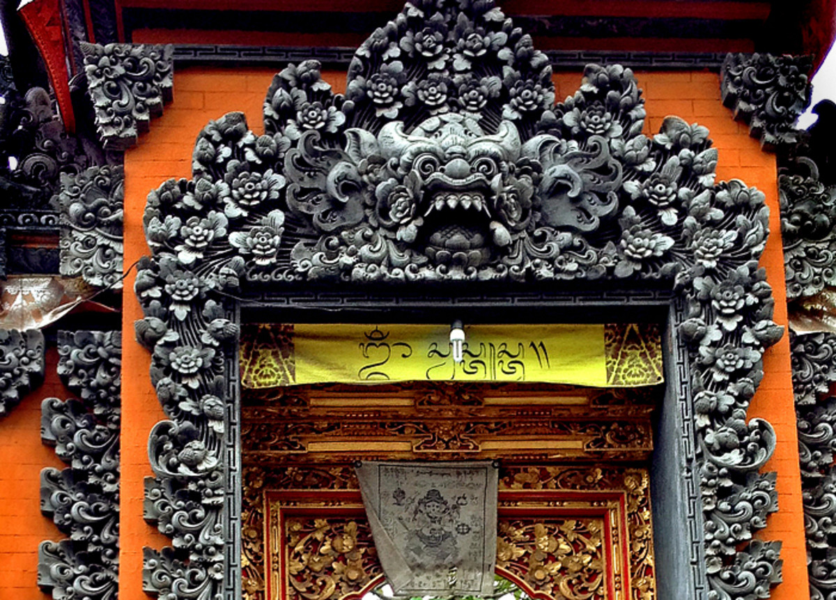 photo-gallery-balinese-architecture-gates-and-gardens