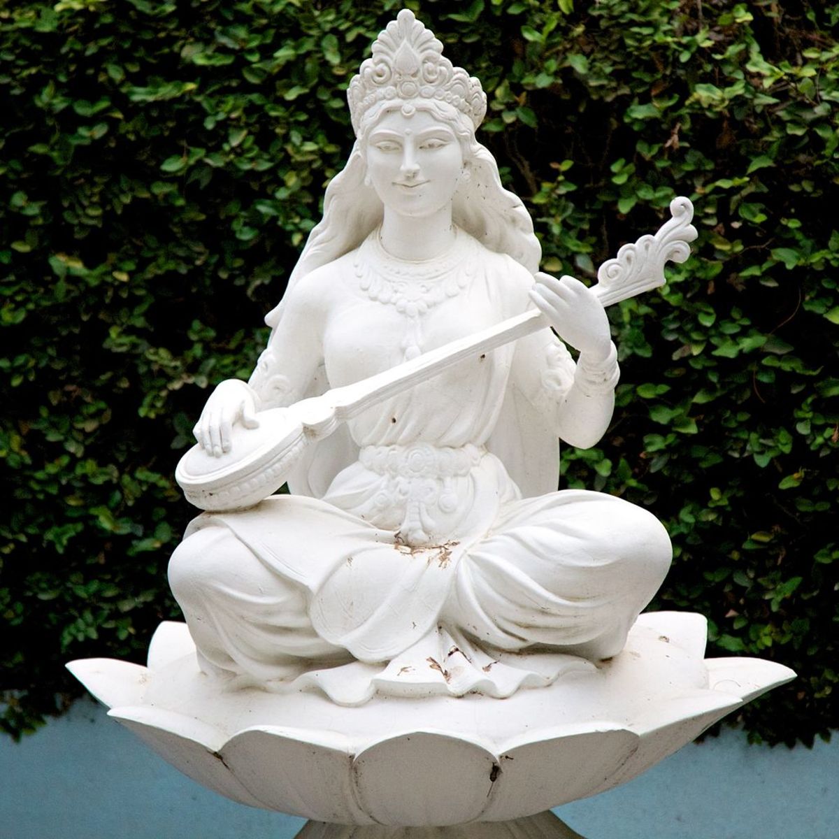 Saraswati: The Hindu Divine Muse of Creativity is very much like the image of the damsel portrayed by Coleridge, especially with her "Veena", a musical instrument similar to the dulcimer