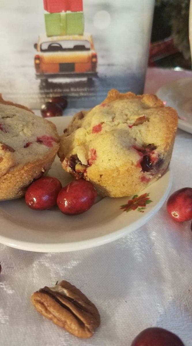 Cranberry pecan Christmas breakfast muffins