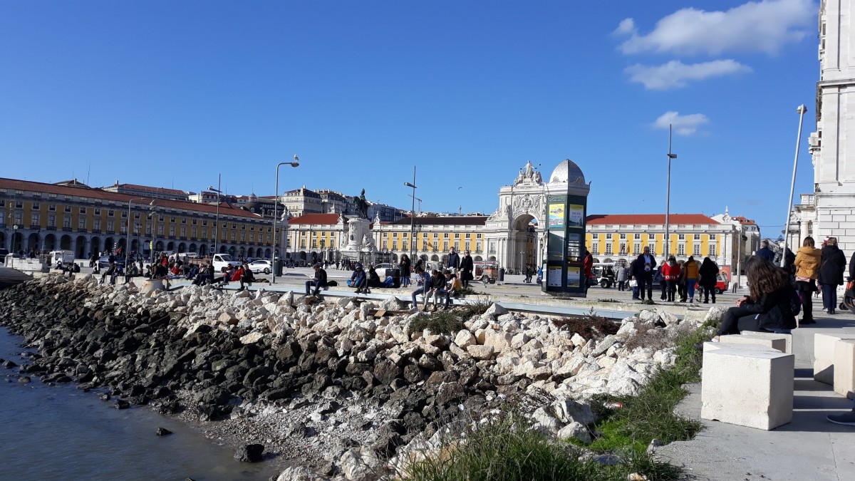 Praça do Comercio. Built where the boats would dock back in the 15- 1600's. Praça do Comercio. Built where the boats would dock back in the 15- 1600's.