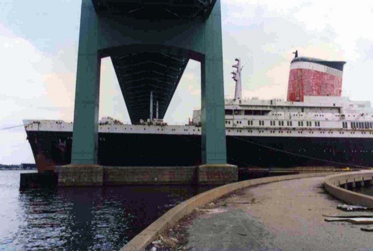 SS United States returns stateside after her final trans-atlantic crossing.