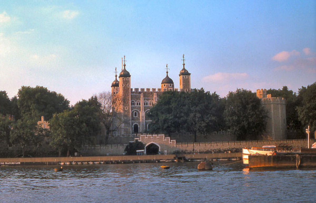 River Thames, The Tower of London