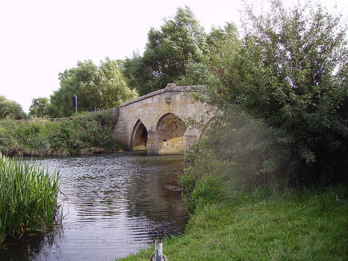 Radcot Bridge in Oxfordshire is believed to be the oldest bridge crossing the River Thames.