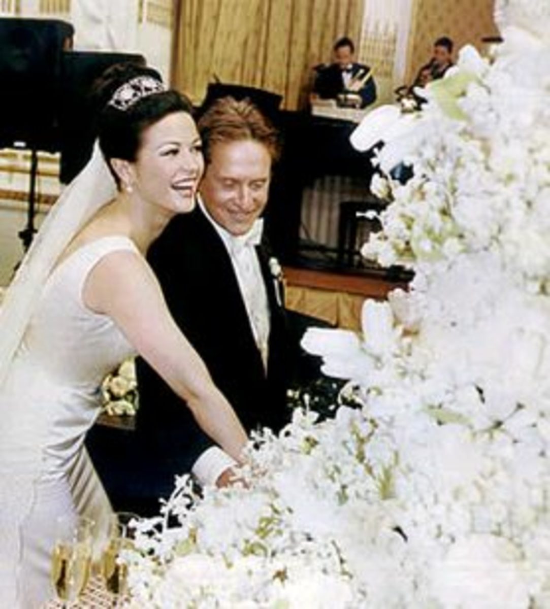 A Brief History Of Wedding Cakes From Traditional To Contemporary