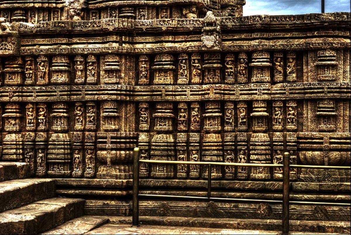 Wall carvings at Sun Temple, Konark, Odisha