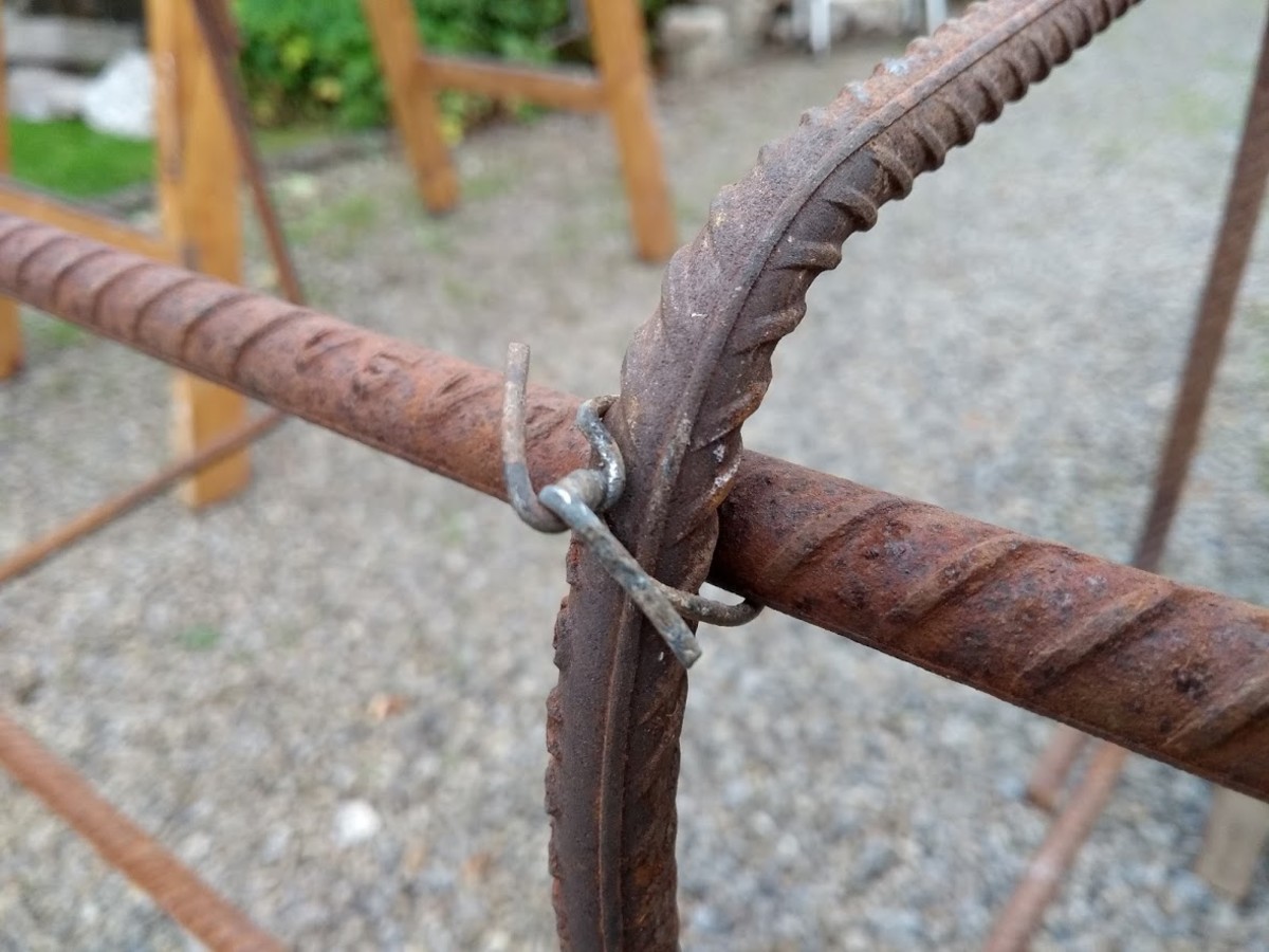 Steel wire is used to keep bars together during concreting.
