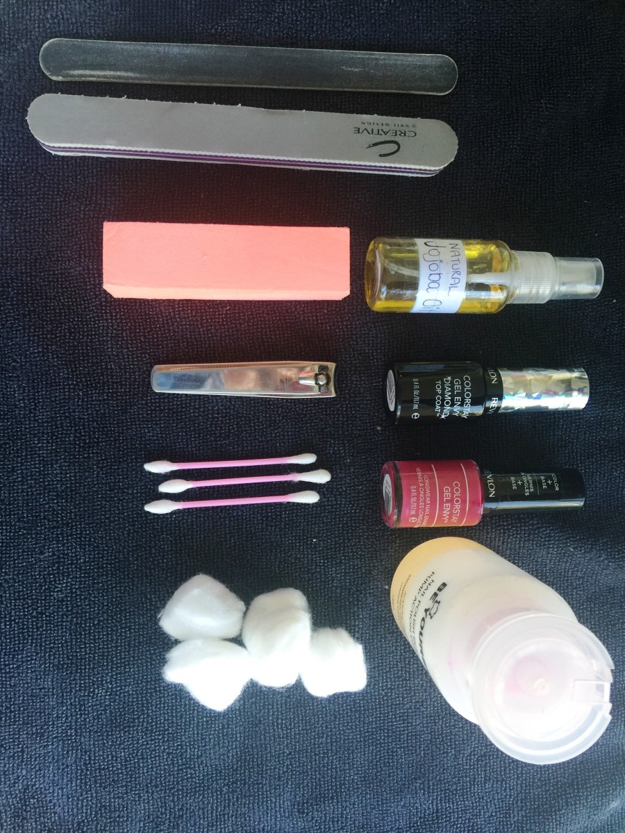A basic manicure kit includes some essential components.