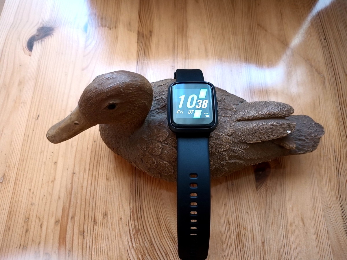  Umidigi Ufit Smartwatch... and a duck