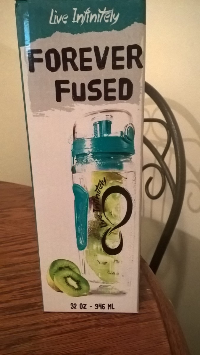 Review: Live Infinitely's Infused Water Bottle