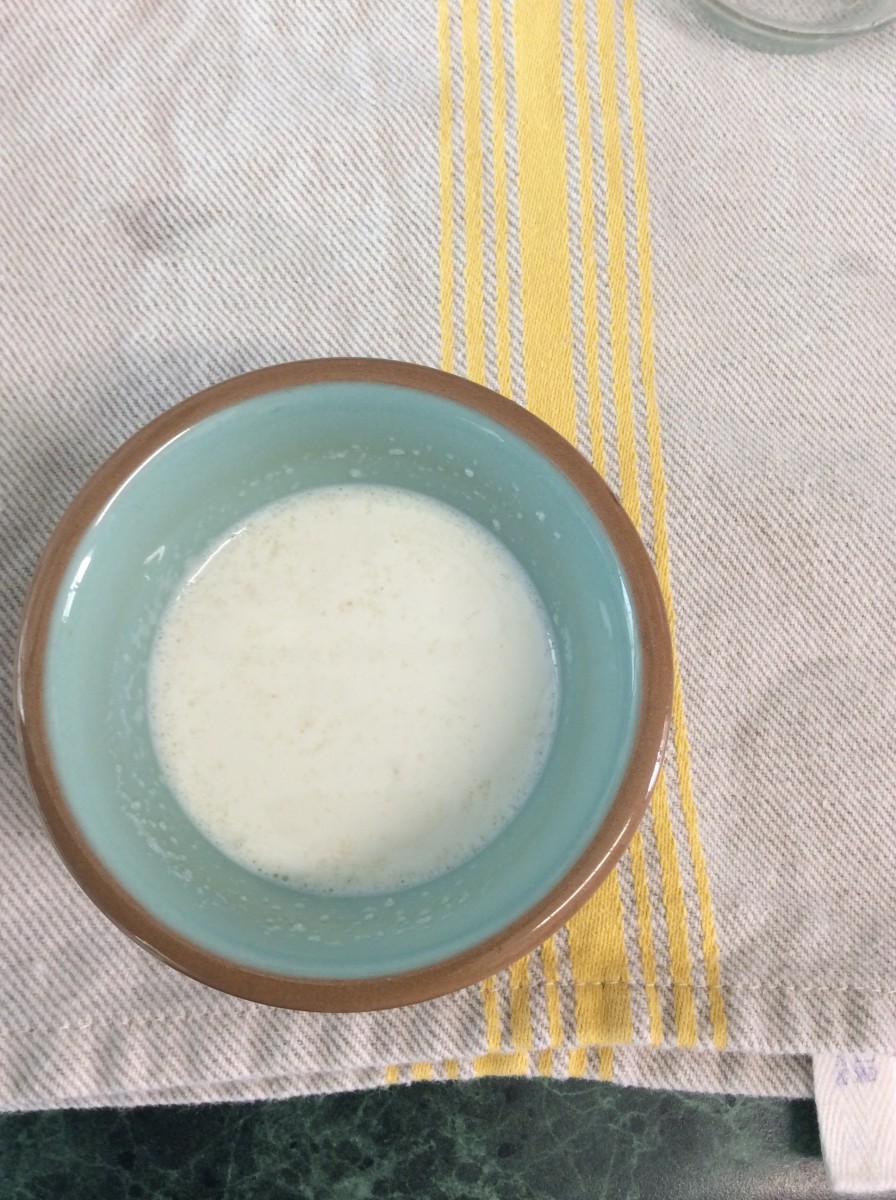 3. Soak 1 teaspoon of unflavored gelatin in 1/4 cup of cold milk.