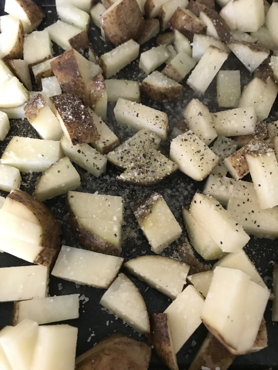 Potatoes desperately need salt, so don't skimp, or you just won't have any flavor. Generously sprinkle with kosher salt, black pepper and garlic powder. These simple seasonings will make the hash browns just plain succulent and fabulous.