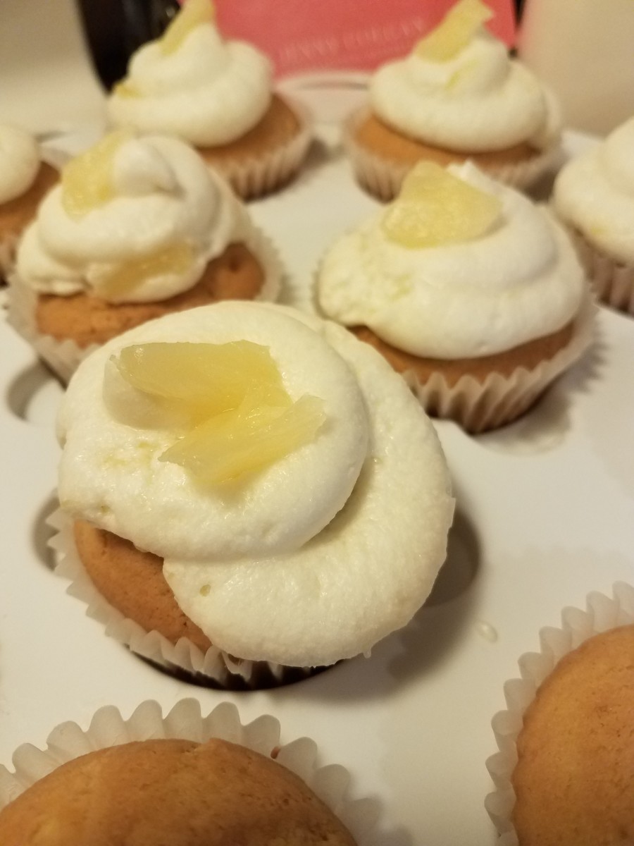 meet-me-at-the-cupcake-cafe-book-discussion-and-recipe