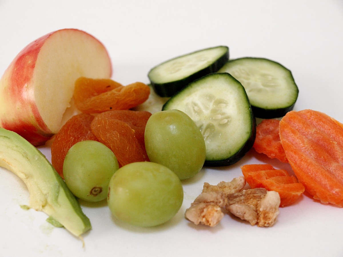 Safe foods for rats include grapes, carrots, and cucumbers.