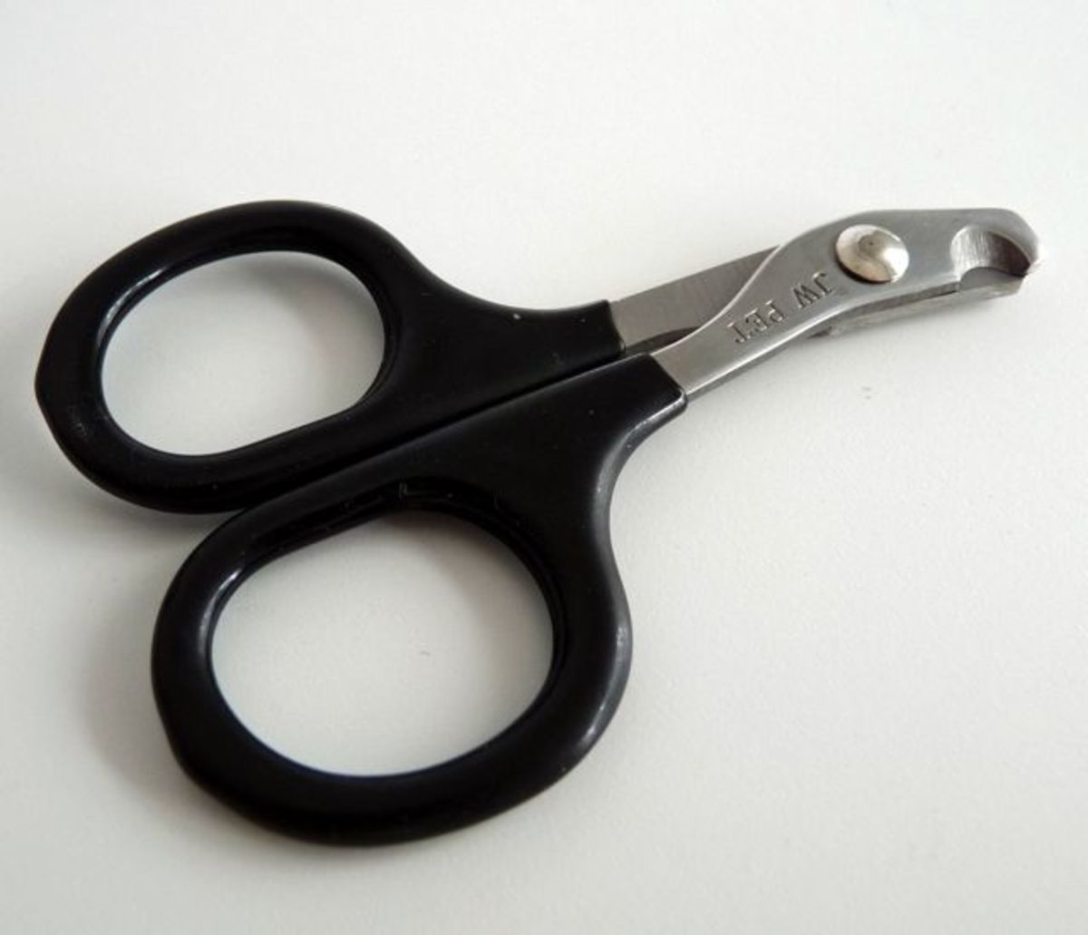 This is one type of scissor designed for cats.