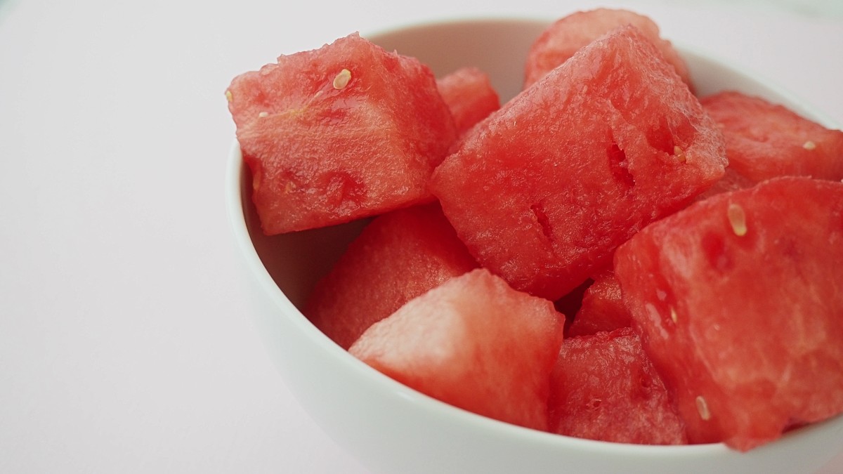 Watermelon is high in fiber and water, helping relieve both diarrhea and dehydration.