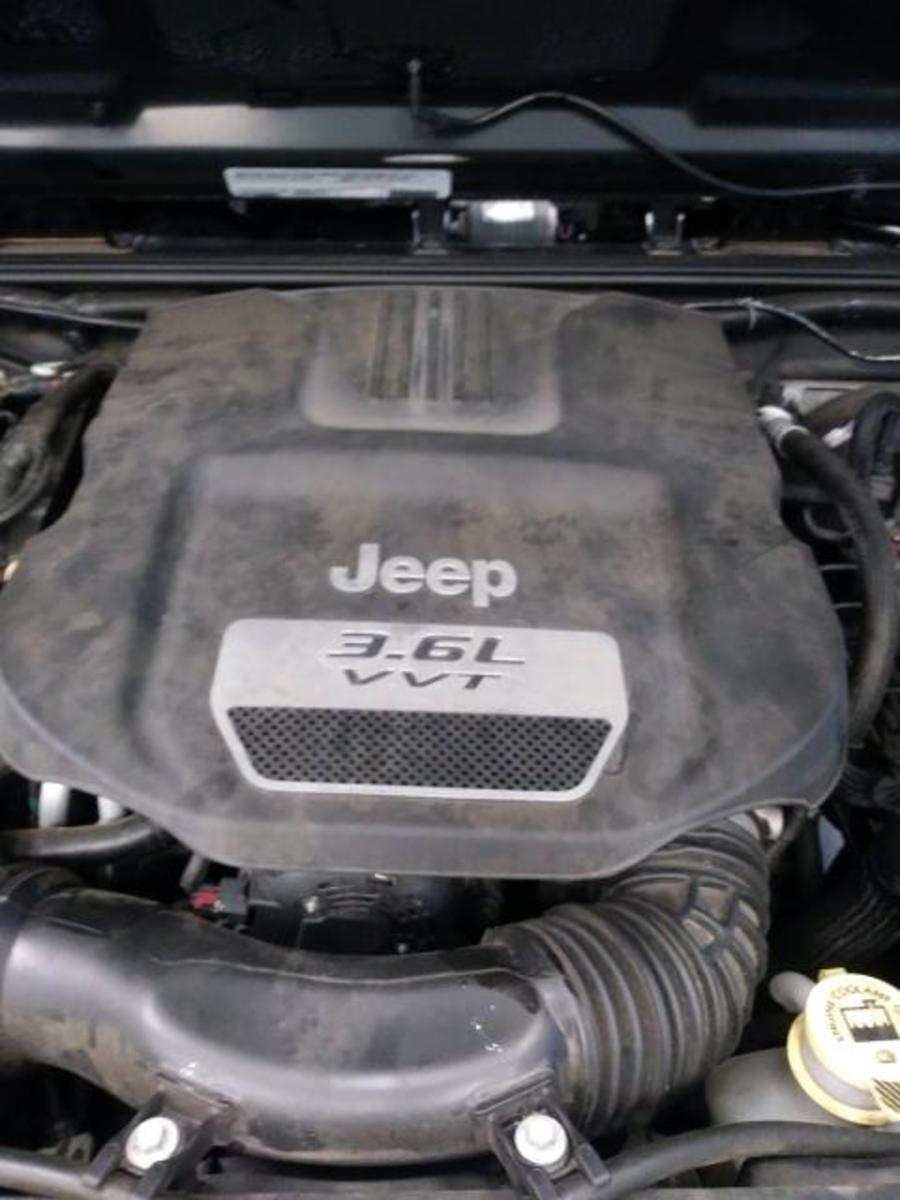 jeep 3.6 engine cover