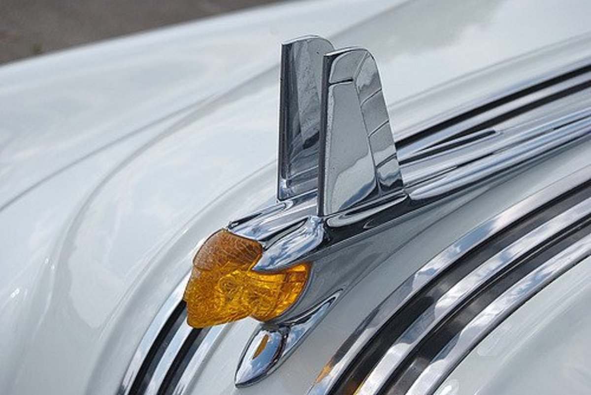Hood Ornaments on American Classic Cars of the 1930s–1950s