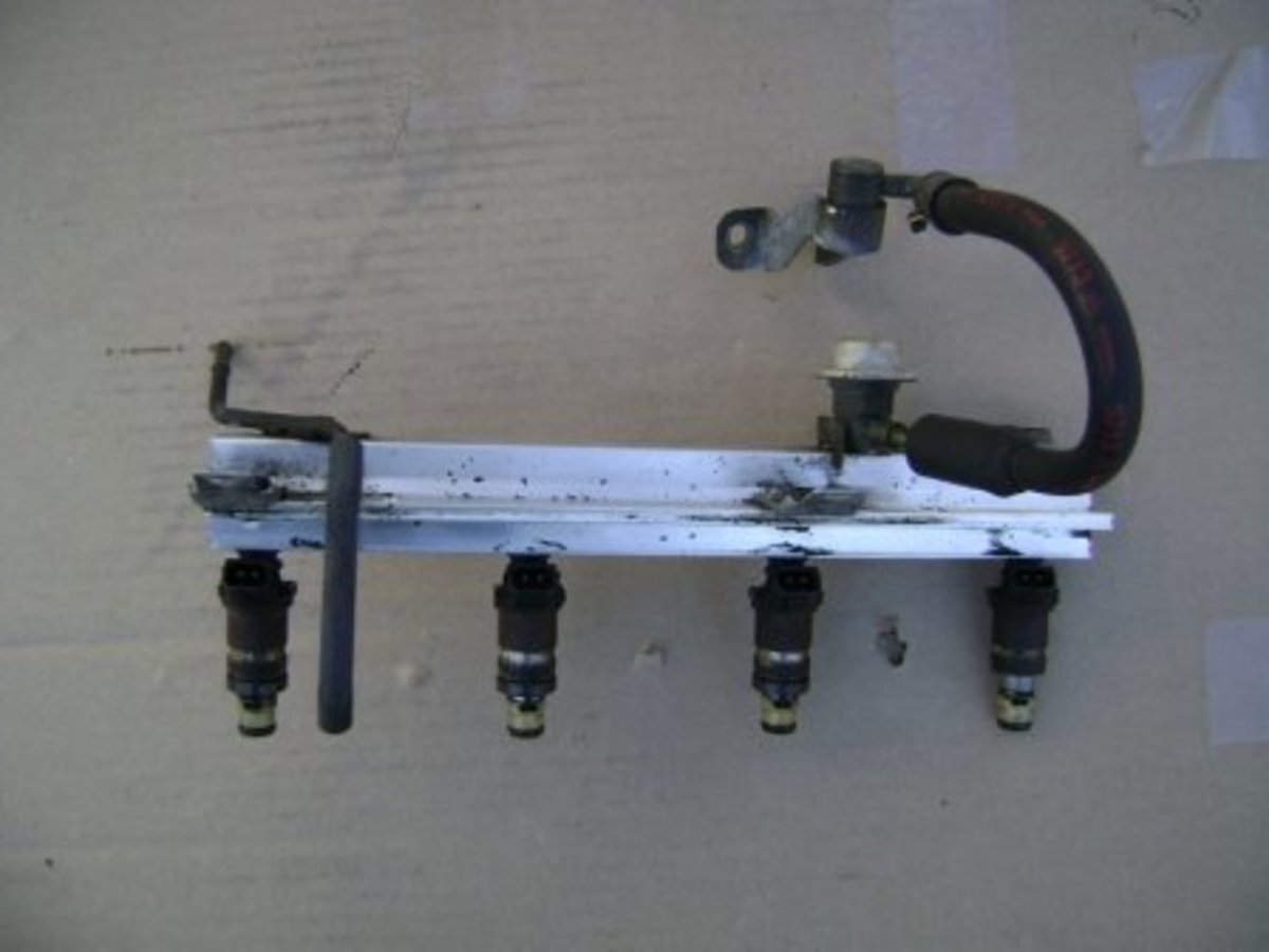 Injector rail with attached Injectors