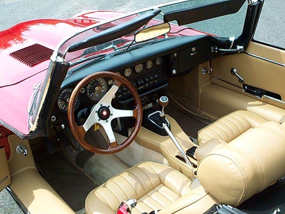 Jaguar XKE interior