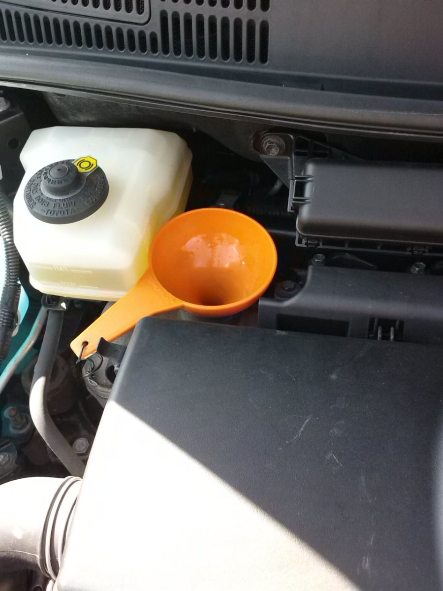 Using a funnel will definitely help keep things clean and make sure your new oil will go where its supposed to go!