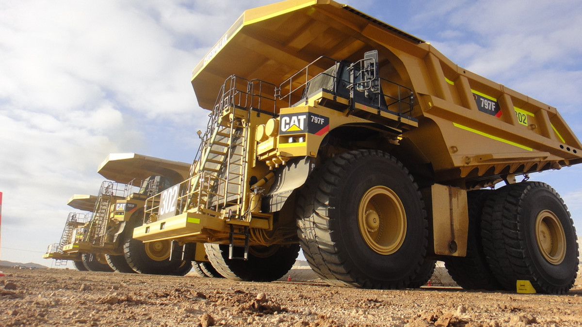what-is-the-largest-vehicle-in-the-world-5-monstrously-massive-machines