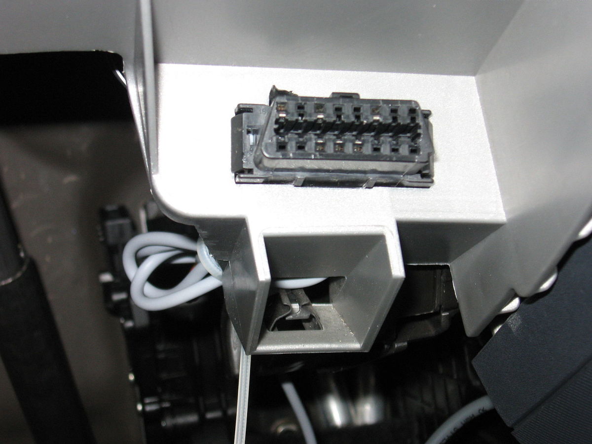 Why Does My Car Stall While Driving? AxleAddict