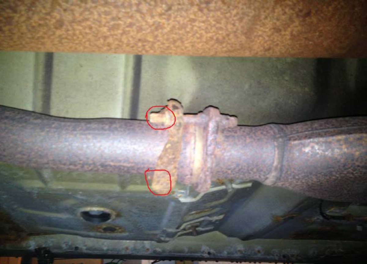 Y-pipe bolts