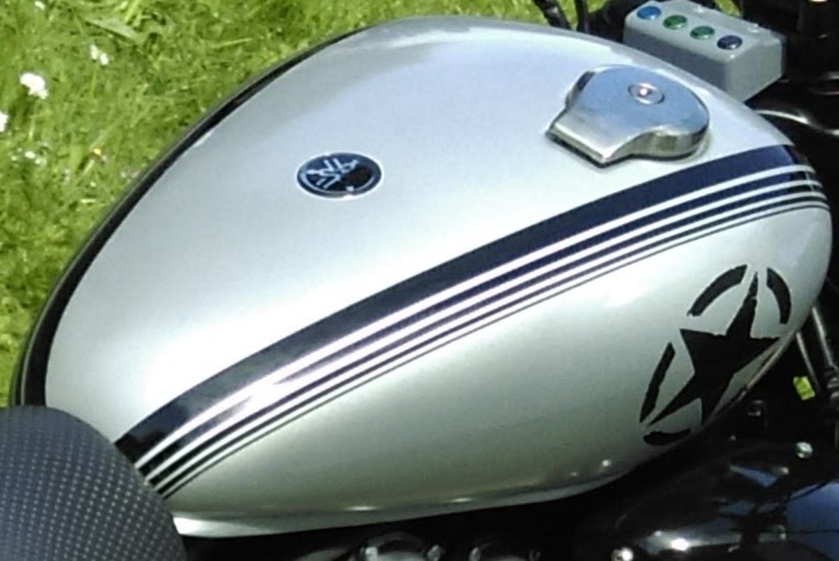 Tank with pinstriping on