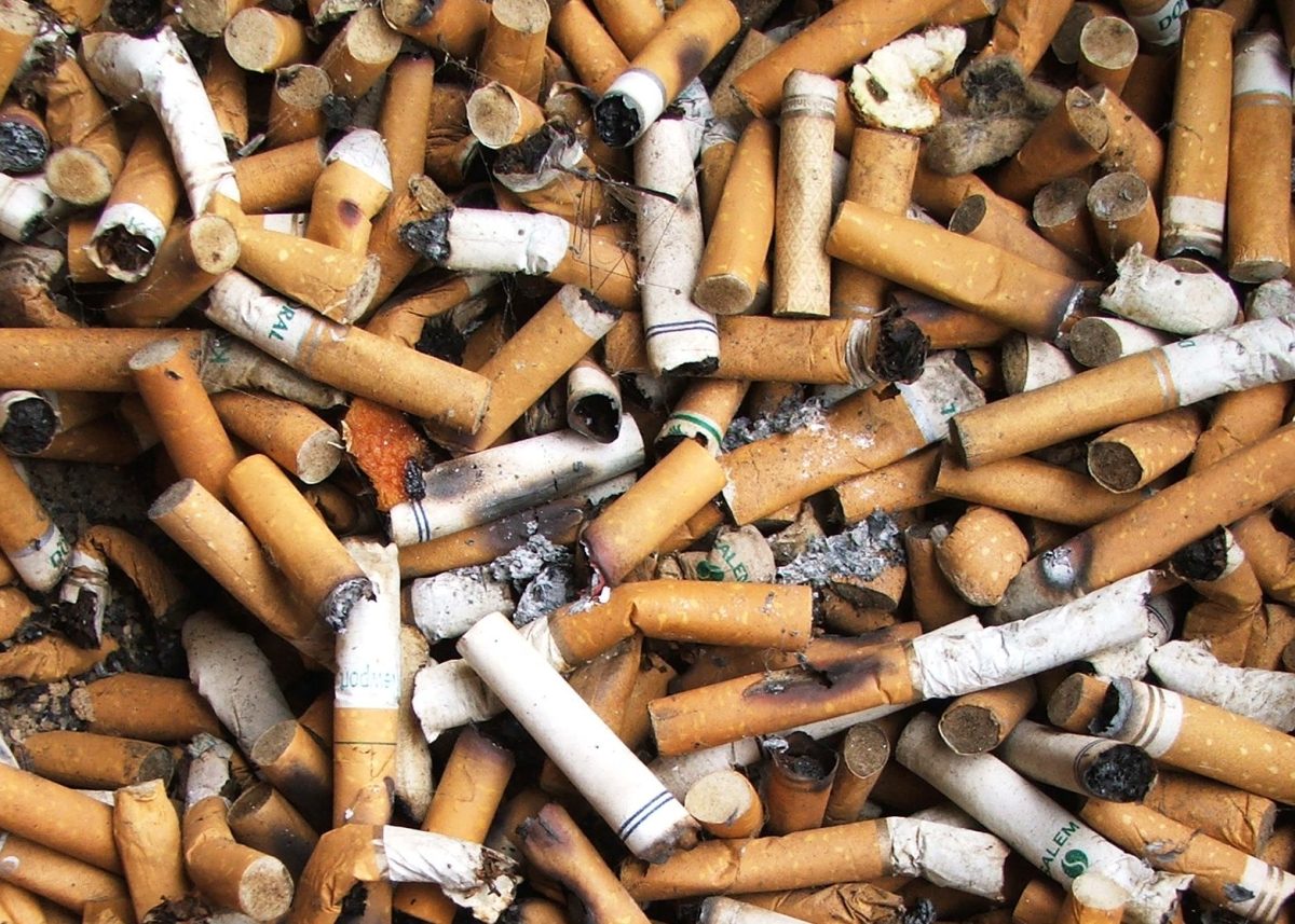 在美国，可预防死亡的首要原因是吸烟。