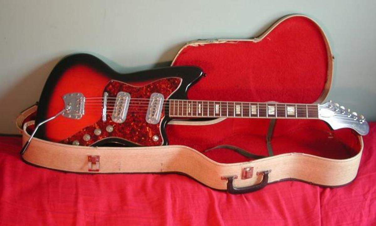 This is the best picture I could find of this super classy guitar.
