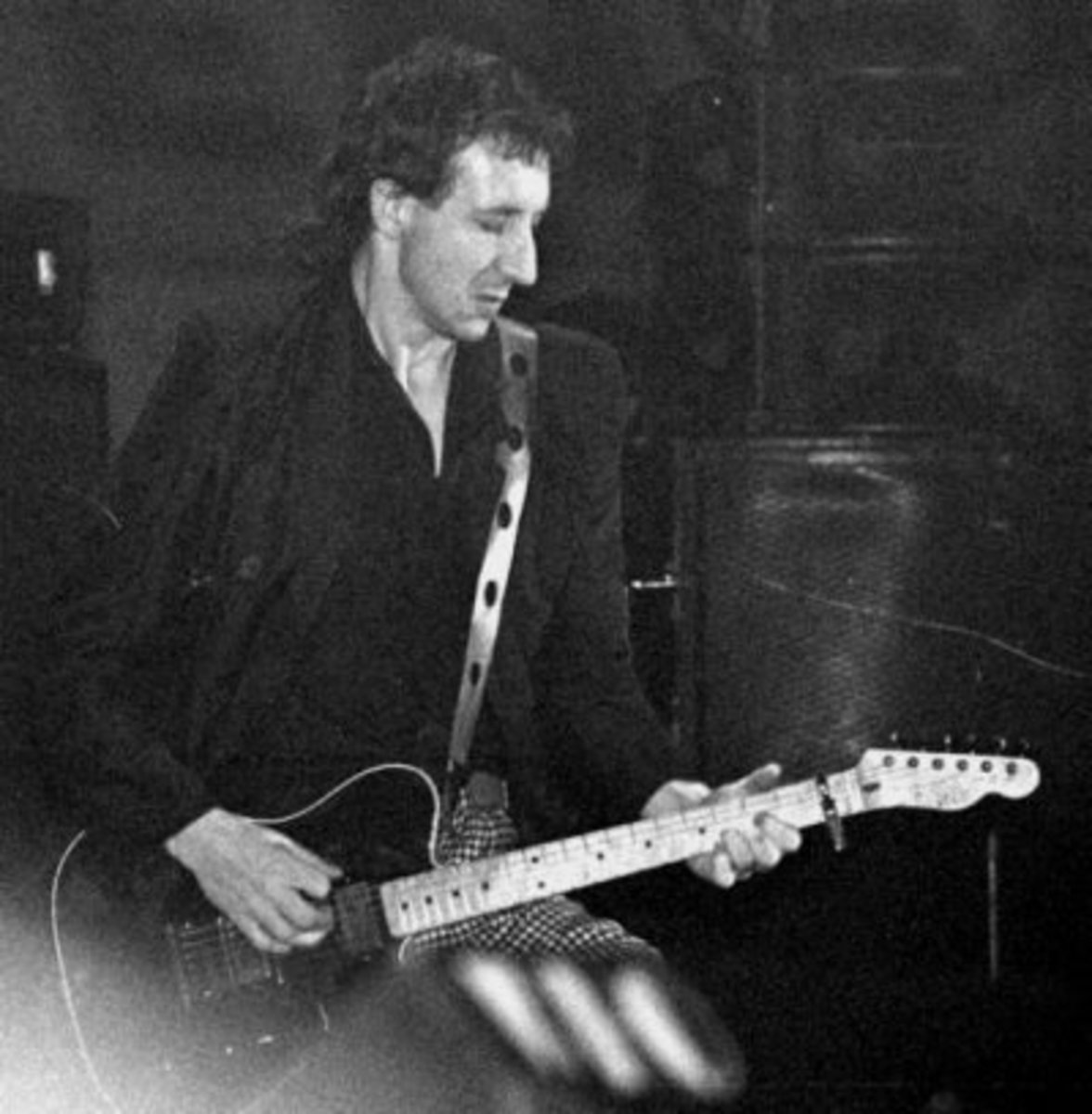the-great-pete-townshend-and-his-schecter-pt-guitars